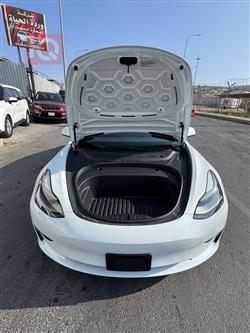 تسلا موديل 3